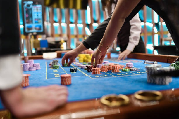 memberqq app dashboard showing live football matches and casino games